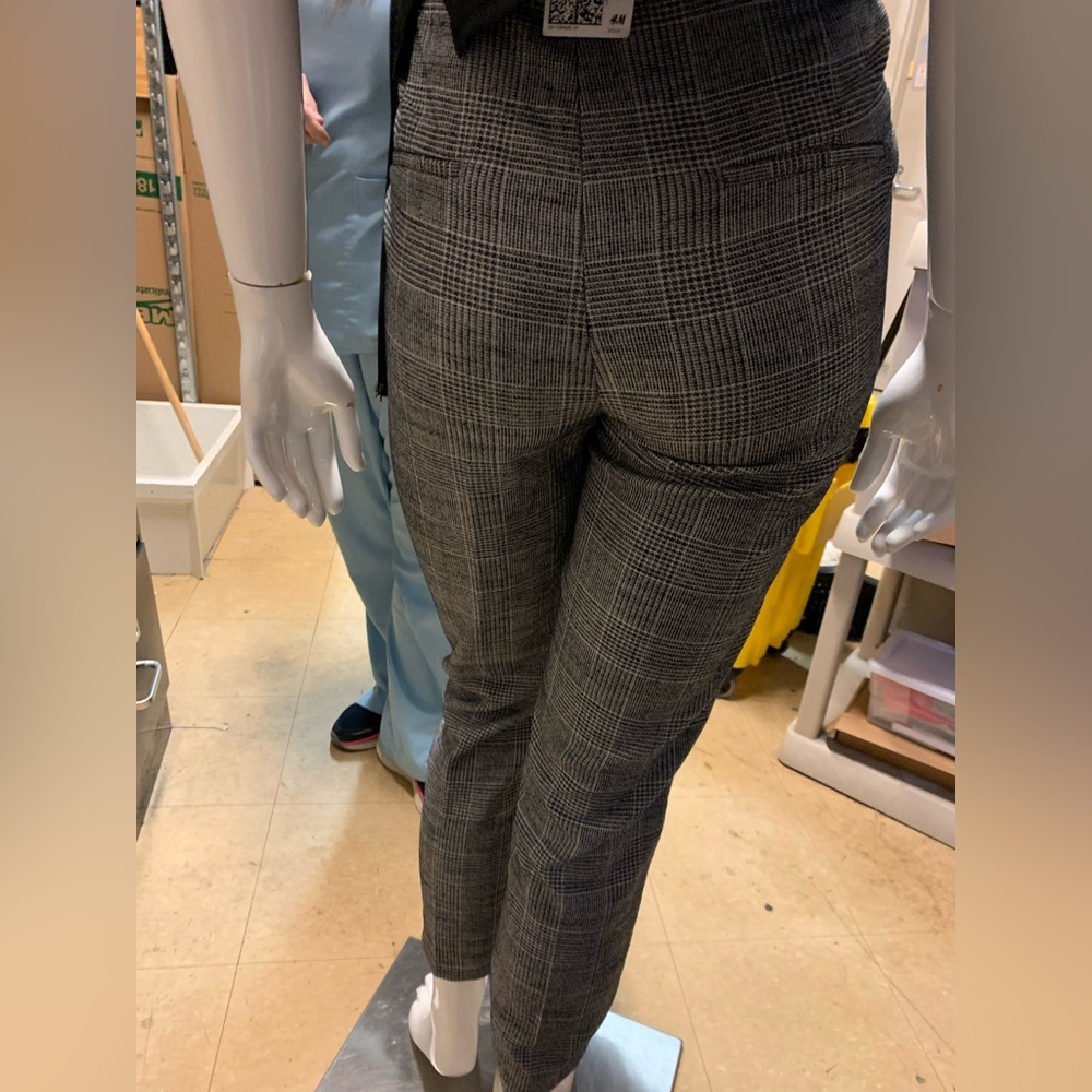 H&M DRESS PANTS - Picture 2 of 4